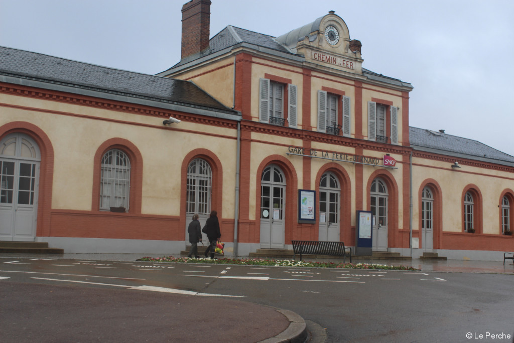 Travaux réfection quais de la gare La Ferté Bernard